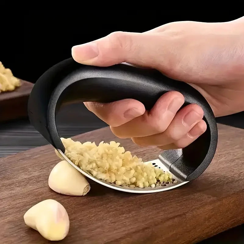 3 in 1 Circular Garlic Press,Garlic Masher,Manual Garlic Peeling and Mashing,Kitchen,Household Thickened Stainless Steel